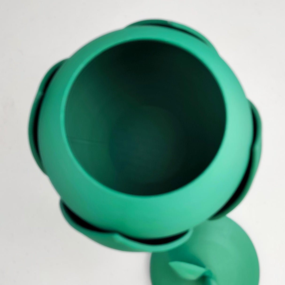 3D Printed Nature-Inspired Pet Cremation Urn with Leaf Design | Organic 3D Printed Memorial Urn for Pets |Modern Botanical Remembrance Decor