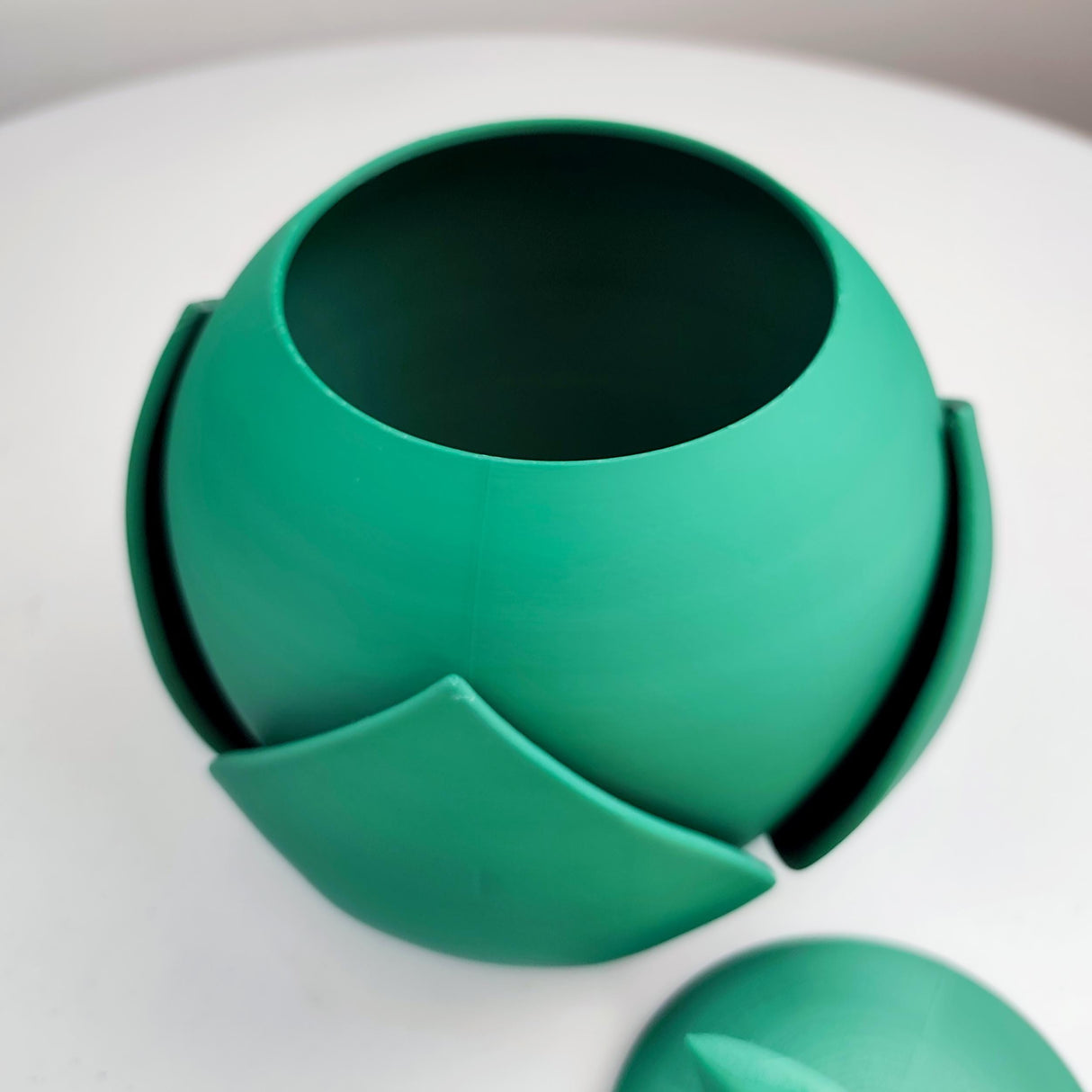 3D Printed Nature-Inspired Pet Cremation Urn with Leaf Design | Organic 3D Printed Memorial Urn for Pets |Modern Botanical Remembrance Decor