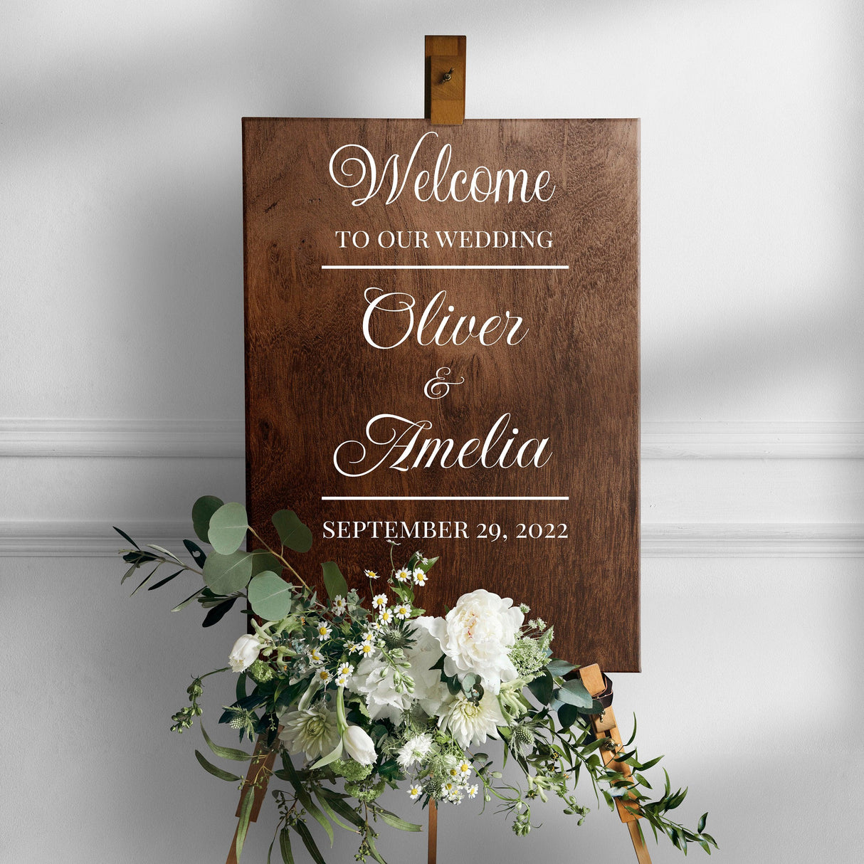 Personalized wedding welcome sign featuring names Oliver and Amelia with date September 29, 2022. Elegant decor for ceremonies.