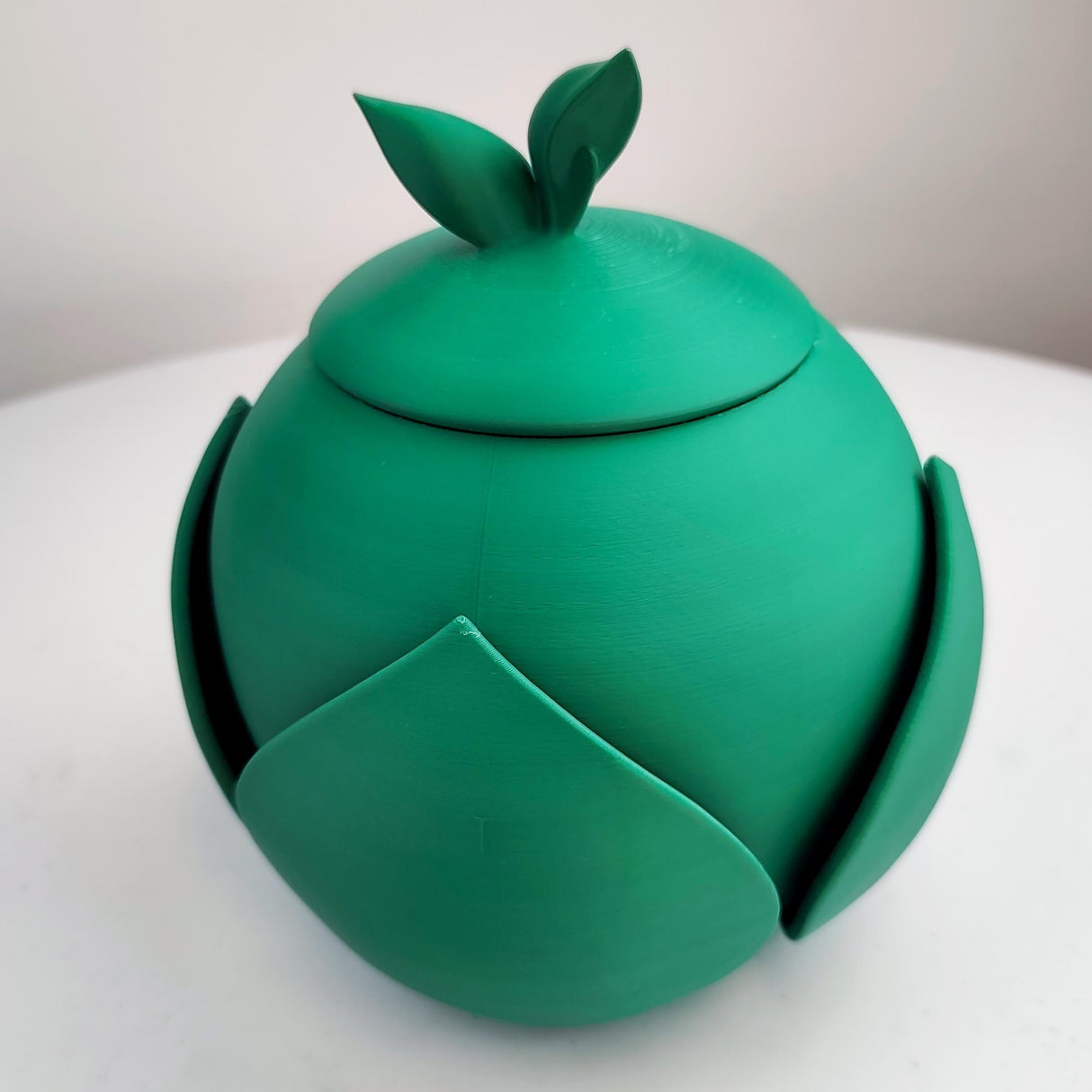 3D Printed Nature-Inspired Pet Cremation Urn with Leaf Design | Organic 3D Printed Memorial Urn for Pets |Modern Botanical Remembrance Decor